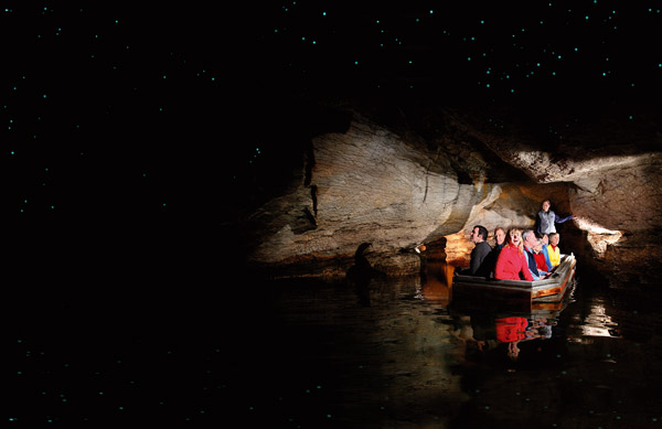 RJ_Vol9_130：Te Anau Glowworm Caves.jpg